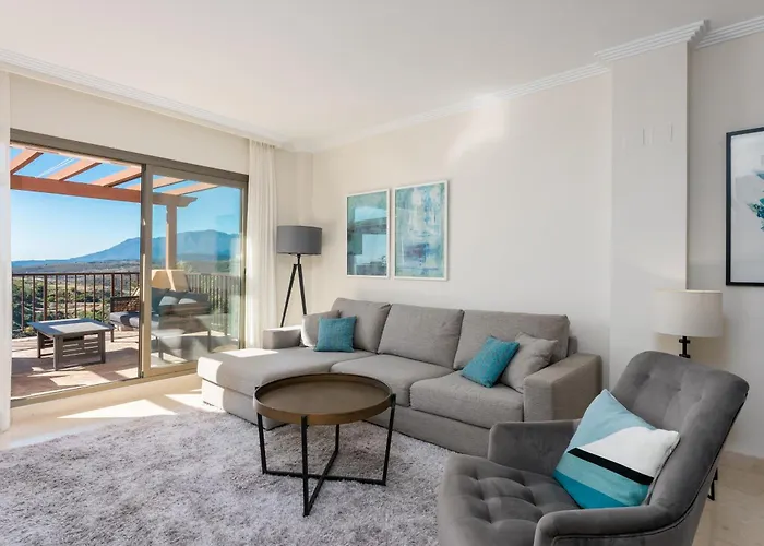 Apartment Stunning 3-bedroom Seaview Penthouse *