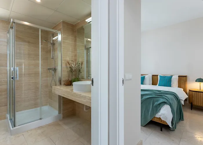 Stunning 3-bedroom Seaview Penthouse