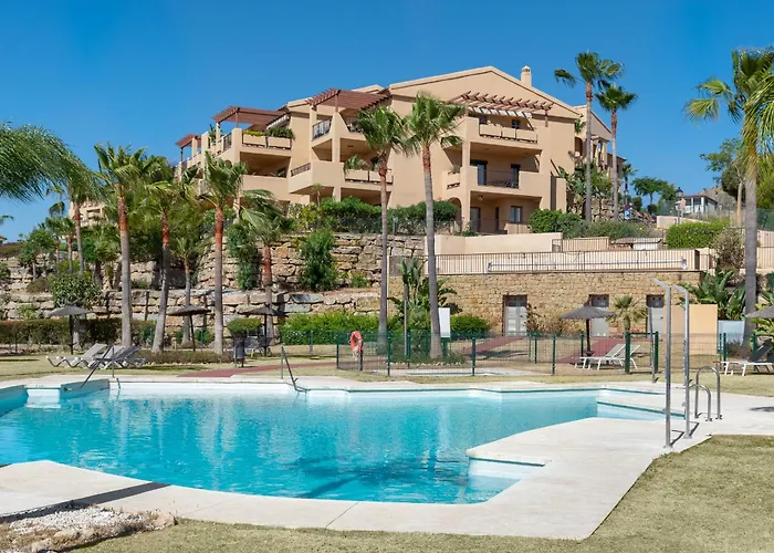 Stunning 3-bedroom Seaview Penthouse Apartment Estepona